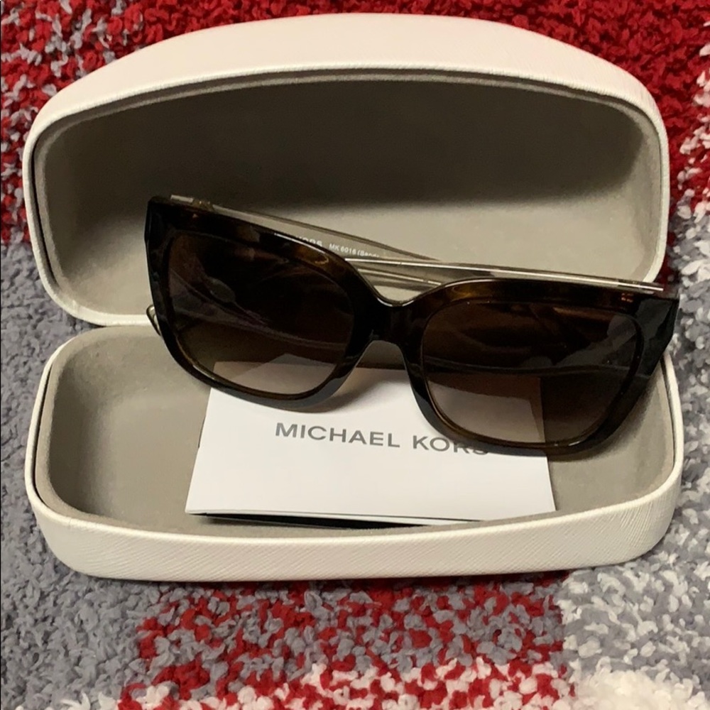 Michael Kors Sandestin sunglasses
